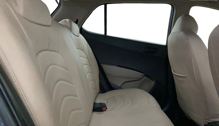 2016 Hyundai Grand i10 MAGNA AT 1.2 KAPPA VTVT, Petrol, Automatic, 27,926 km, Right Side Rear Door Cabin