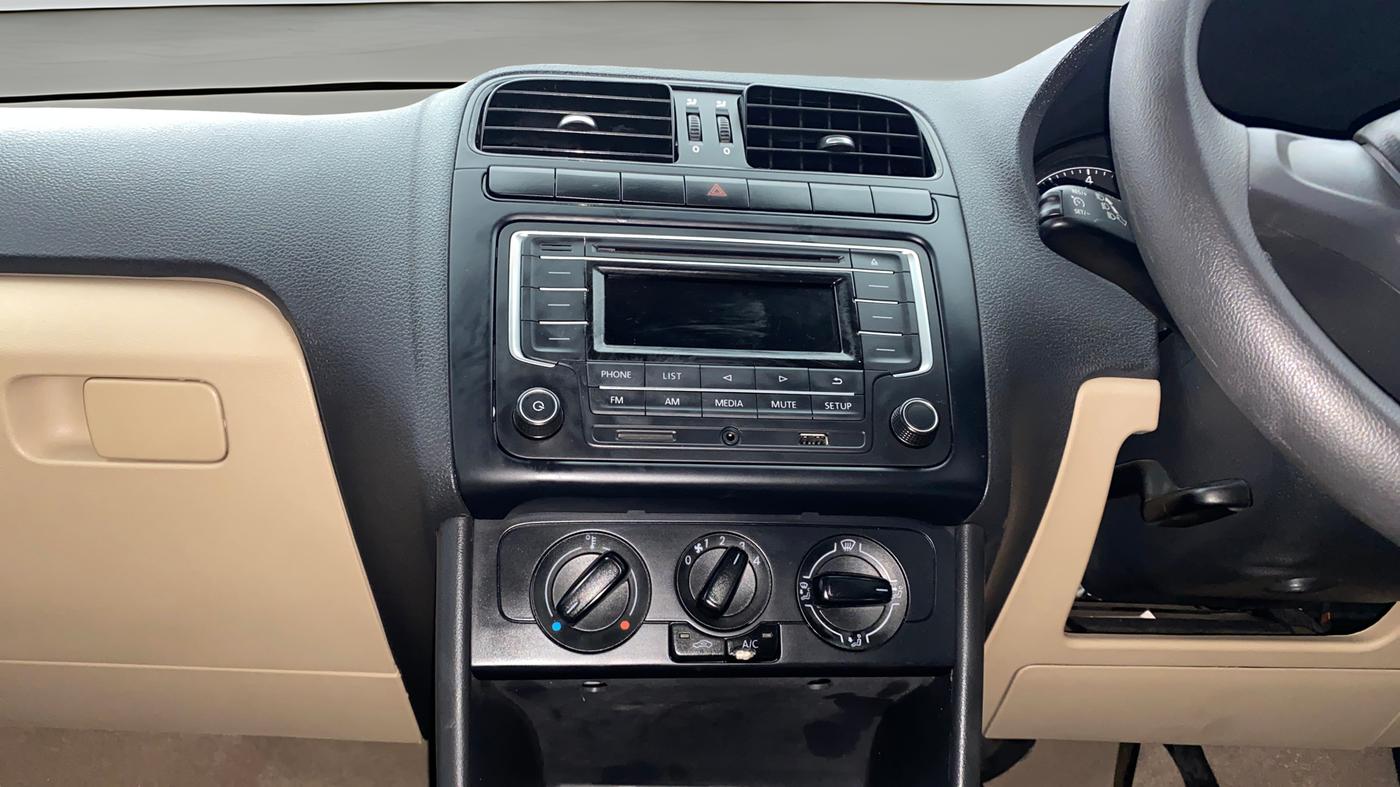 2017 Volkswagen Ameo COMFORTLINE 1.2L, Petrol, Manual, 19,495 km, Air Conditioner