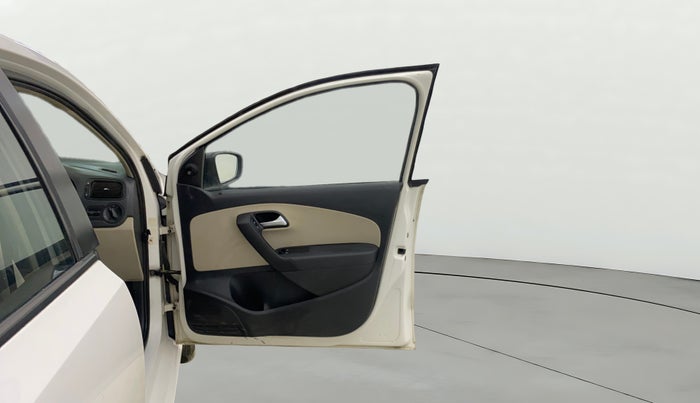 2012 Volkswagen Polo TRENDLINE 1.2L PETROL, Petrol, Manual, 1,00,825 km, RHS Front Door