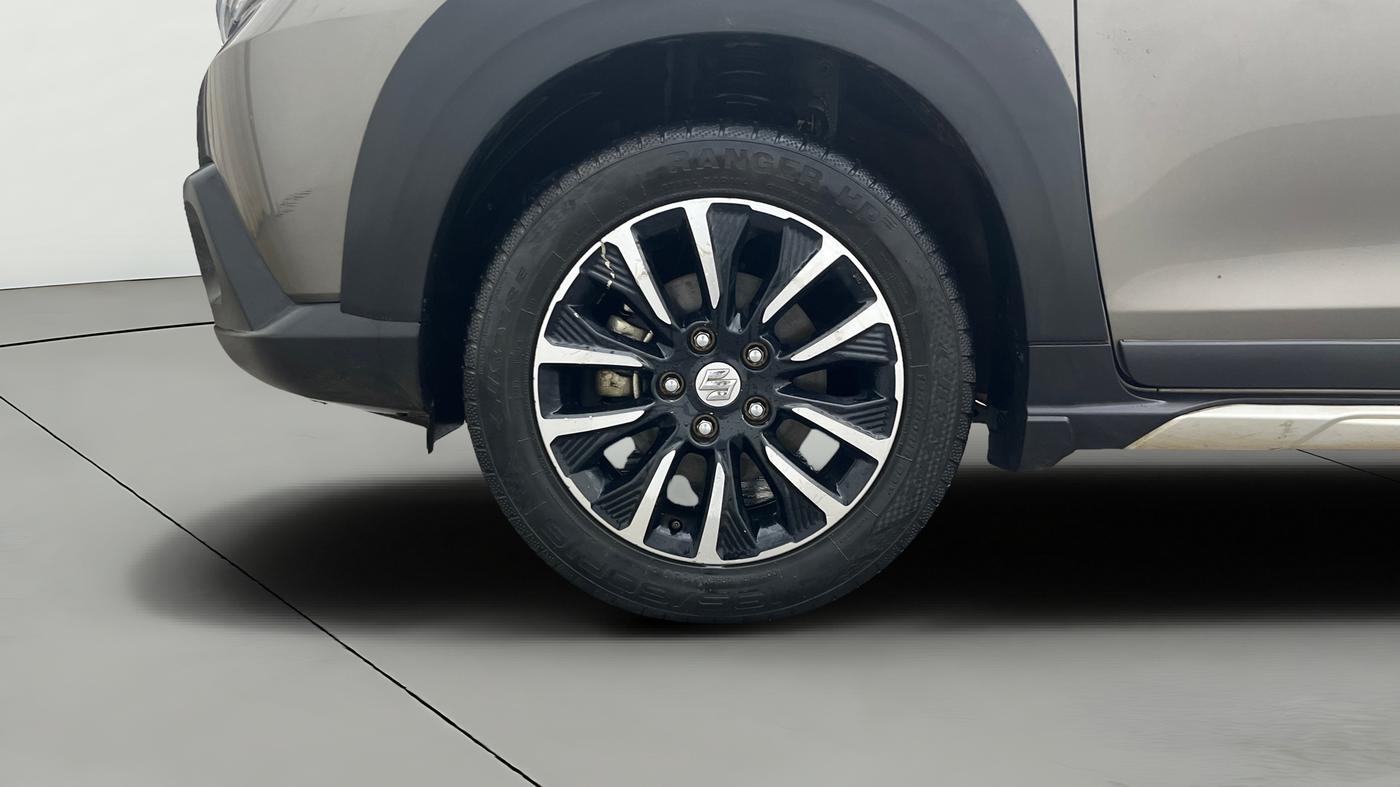 2022 Maruti XL6 ALPHA MT, Petrol, Manual, 70,450 km, Left Front Wheel