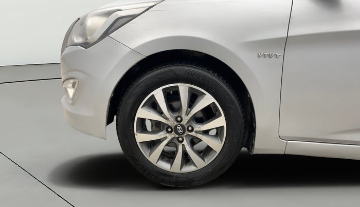 2015 Hyundai Verna FLUIDIC 4S1.6 VTVT S O AT, Petrol, Automatic, 80,101 km, Left Front Wheel