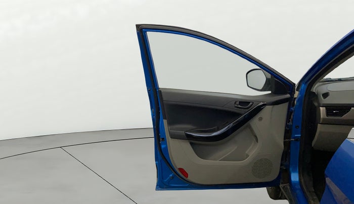 2019 Tata NEXON XM PETROL, Petrol, Manual, 51,595 km, LHS Front Door