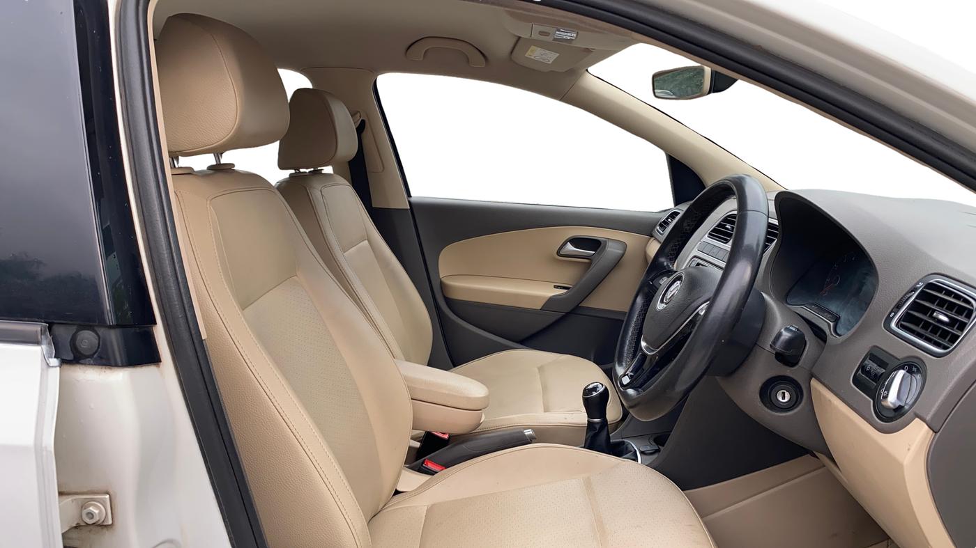 2018 Volkswagen Vento HIGHLINE 1.6 MPI, Petrol, Manual, 75,330 km, Right Side Front Door Cabin