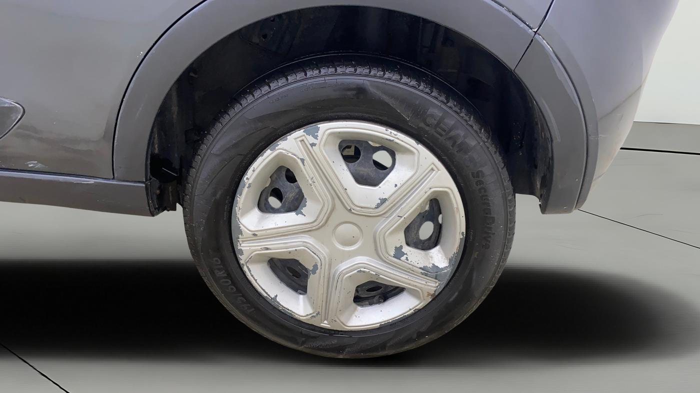 2018 Tata NEXON XM PETROL, CNG, Manual, 1,19,233 km, Left Rear Wheel