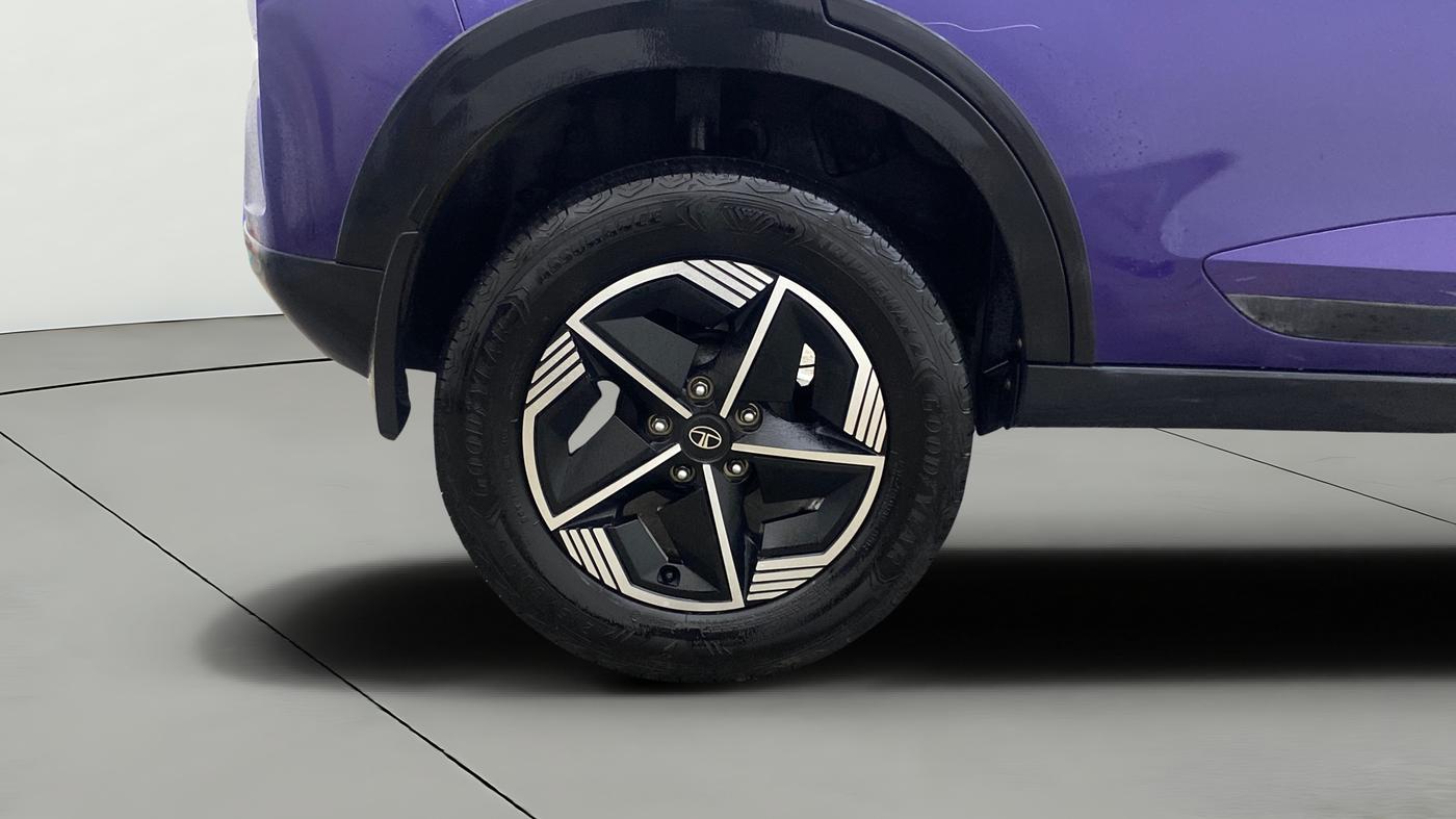 2023 Tata NEXON FEARLESS PURPLE + SUNROOF DCA DUAL TONE 1.2 PETROL, Petrol, Automatic, 29,236 km, Right Rear Wheel