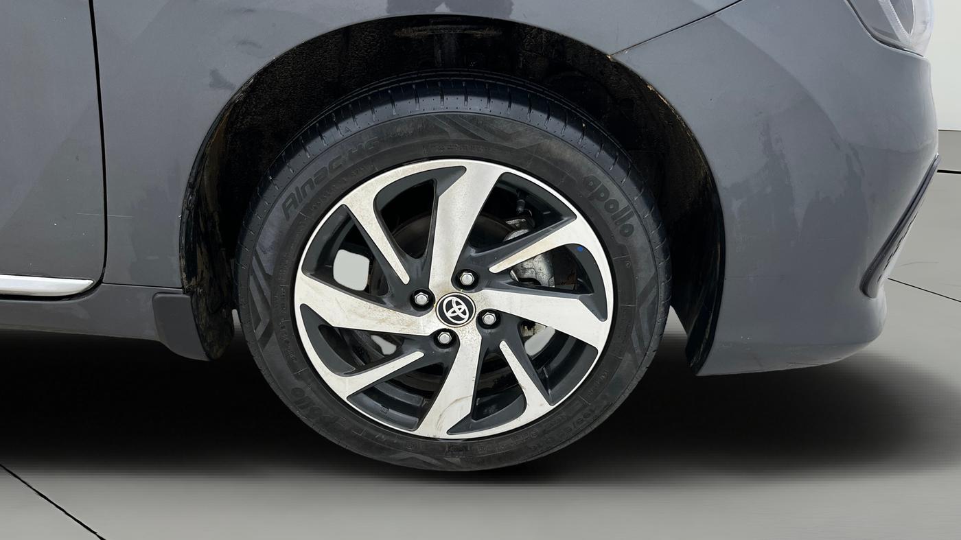 2024 Toyota Glanza V AMT, Petrol, Automatic, 12,775 km, Right Front Wheel