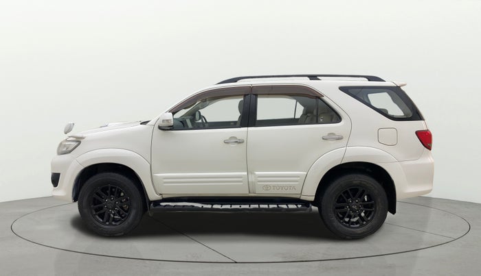 2014 Toyota Fortuner 3.0 4X2 AT, Diesel, Automatic, 82,343 km, Left Side