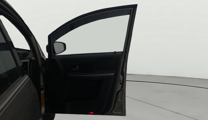 2017 Tata Hexa XTA 4X2 7 STR, Diesel, Automatic, 83,914 km, RHS Front Door