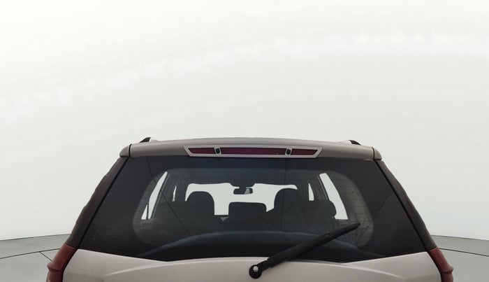 2015 Mahindra XUV500 W8, Diesel, Manual, 86,787 km, Rear Windshield