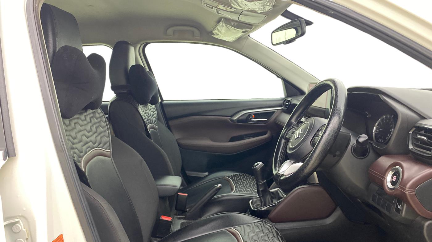 2024 Maruti Grand Vitara ZETA CNG, CNG, Manual, 70,011 km, Right Side Front Door Cabin
