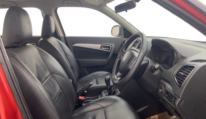 2016 Maruti Vitara Brezza ZDI PLUS DUAL TONE, Diesel, Manual, 36,733 km, Right Side Front Door Cabin