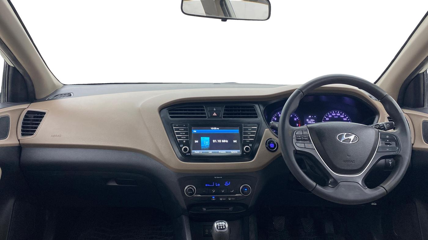 2016 Hyundai Elite i20 ASTA 1.2 (O), Petrol, Manual, 1,12,943 km, Dashboard