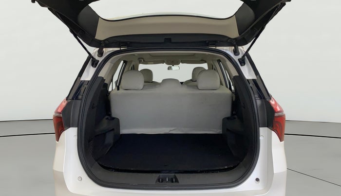 2022 Mahindra XUV700 AX 5 P MT 5 STR, Petrol, Manual, 52,998 km, Boot Open Zoomed View