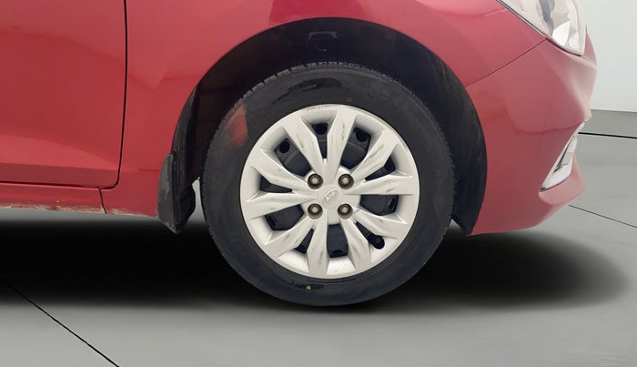 2018 Hyundai Verna 1.4 EX PETROL, Petrol, Manual, 77,257 km, Right Front Wheel