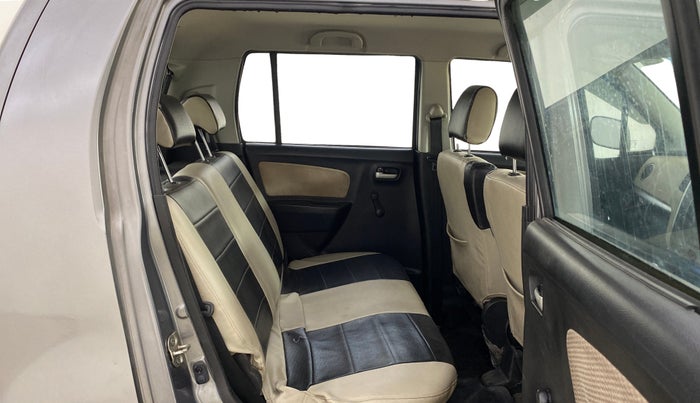 2017 Maruti Wagon R 1.0 LXI CNG, CNG, Manual, 50,765 km, Right Side Rear Door Cabin