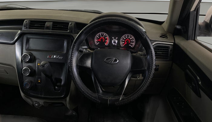 2017 Mahindra Kuv100 K8 6 STR, CNG, Manual, 31,677 km, Steering Wheel Close Up