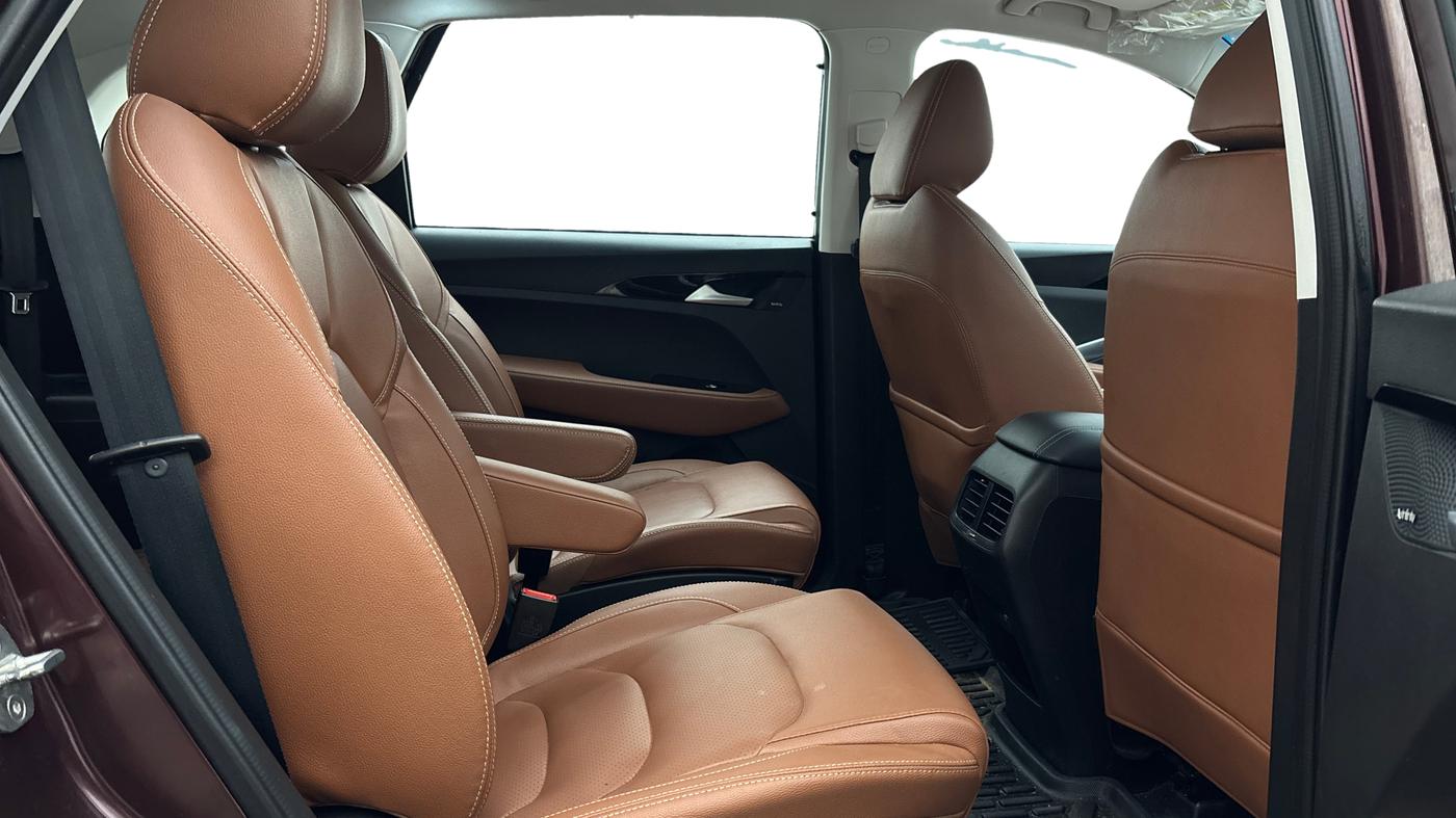 2022 MG HECTOR PLUS SHARP 1.5 PETROL TURBO CVT 6-STR, Petrol, Automatic, 39,063 km, Right Side Rear Door Cabin