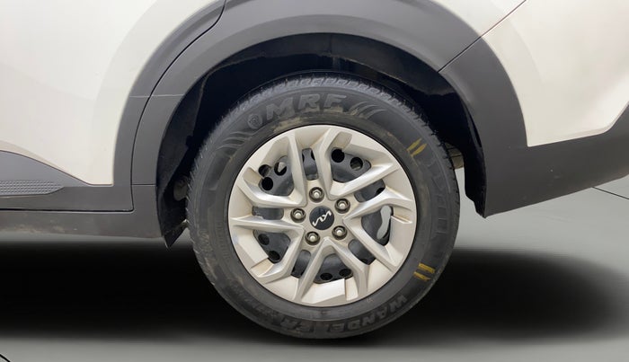 2023 KIA CARENS  PREMIUM 1.5 TURBO PETROL IMT 7 STR, Petrol, Manual, 28,543 km, Left Rear Wheel