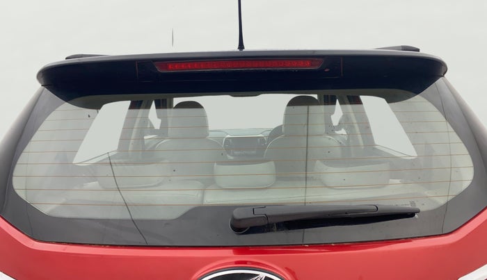 2021 Mahindra XUV300 W8 1.2 PETROL, Petrol, Manual, 58,461 km, Rear Windshield