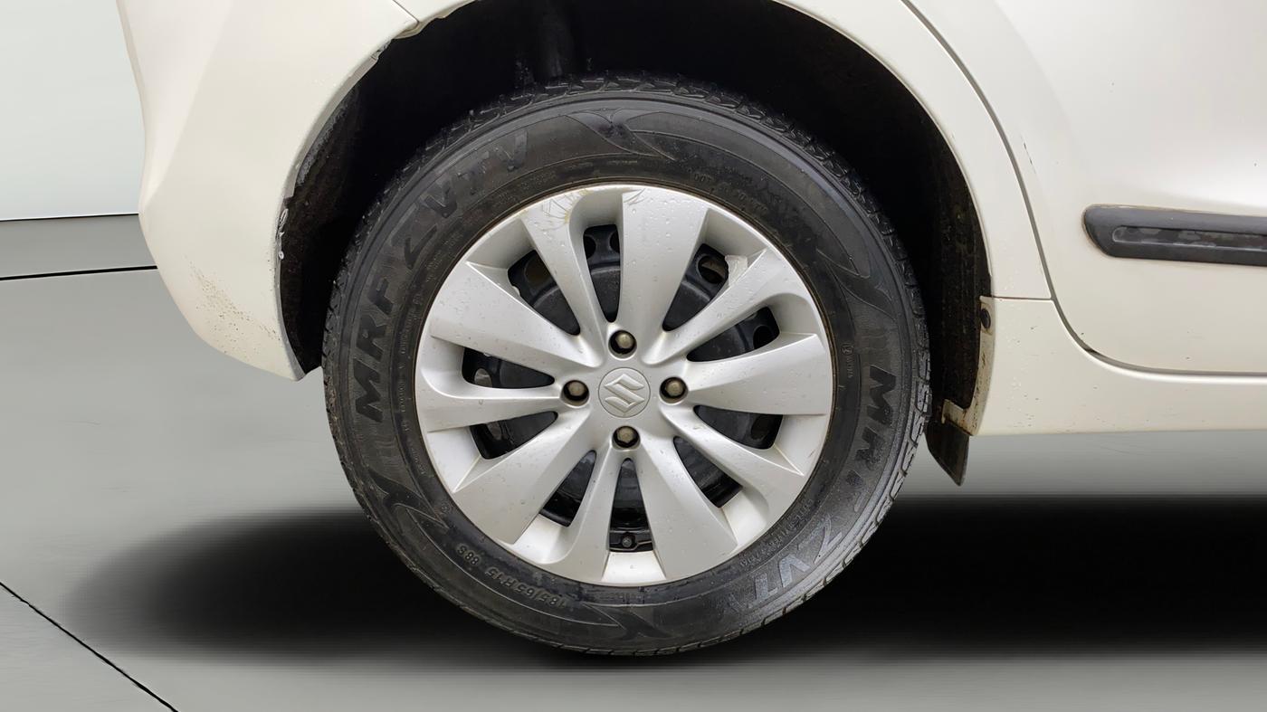 2015 Maruti Baleno DELTA PETROL 1.2, Petrol, Manual, 63,053 km, Right Rear Wheel