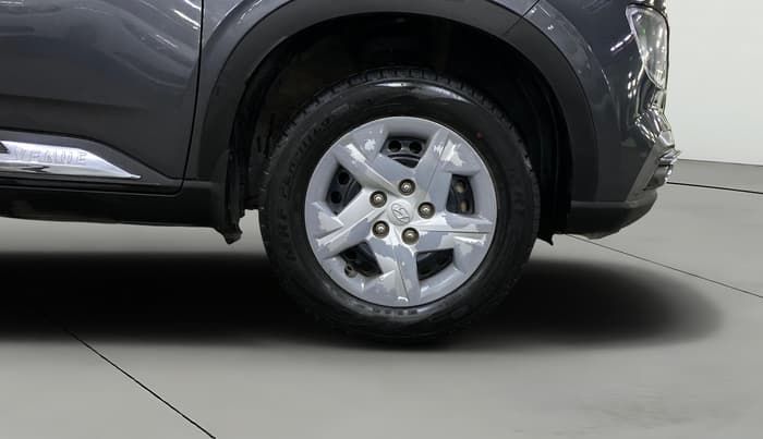 2022 Hyundai VENUE S 1.2, Petrol, Manual, 68,356 km, Right Front Wheel