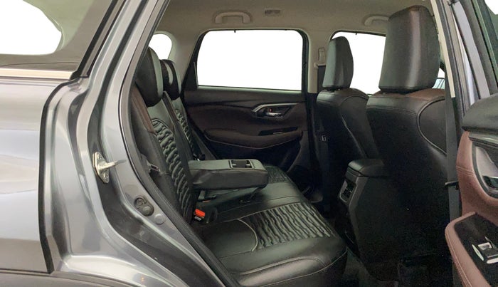 2022 Maruti Grand Vitara ZETA SMART HYBRID, Petrol, Manual, 40,056 km, Right Side Rear Door Cabin