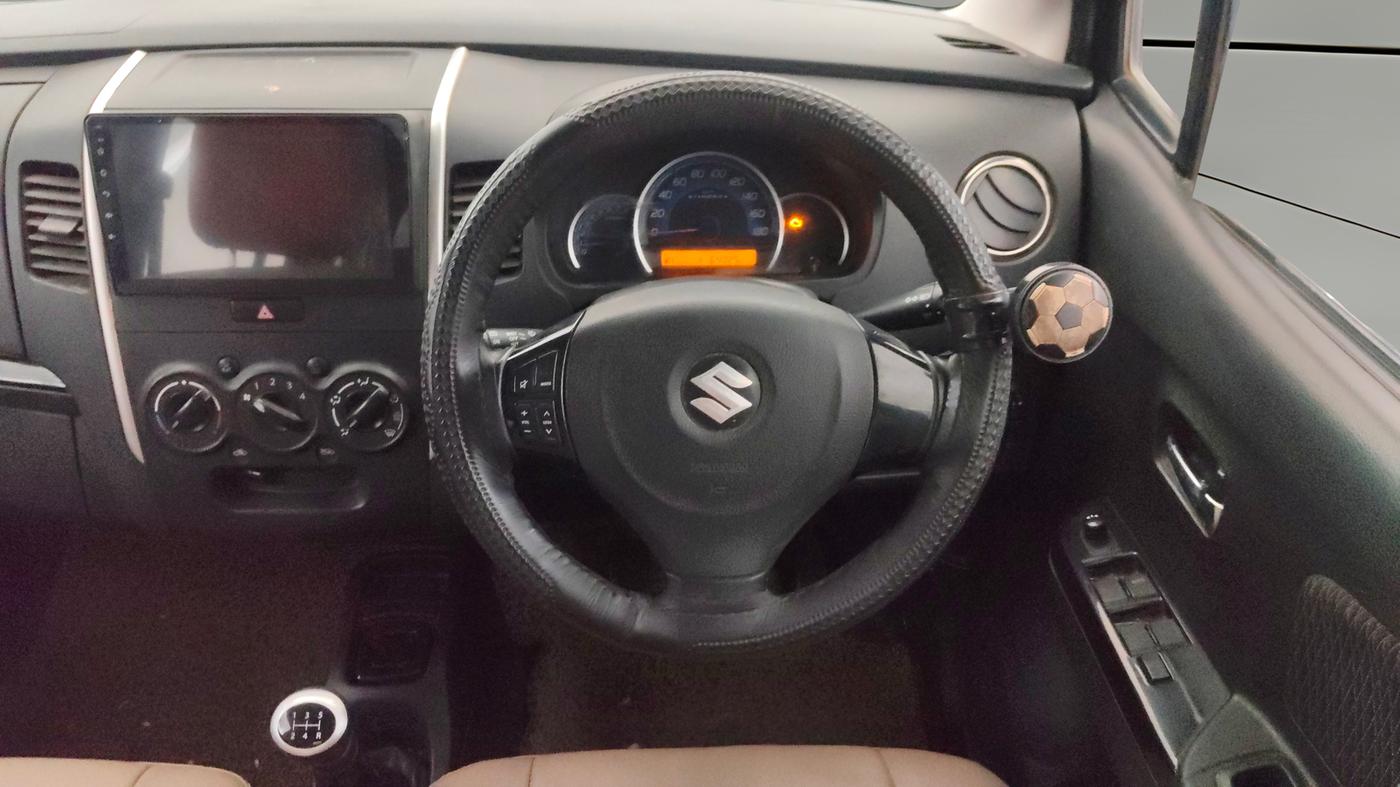 2014 Maruti Wagon R Stingray VXI, Petrol, Manual, 63,999 km, Steering Wheel Close Up