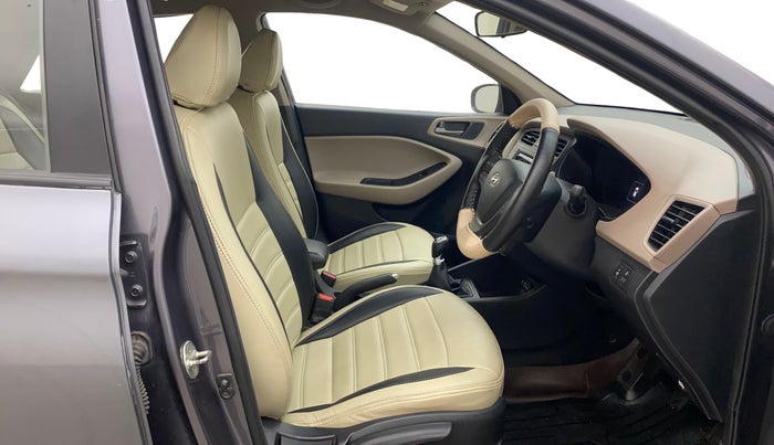 2016 Hyundai Elite i20 ASTA 1.2, Petrol, Manual, 1,14,940 km, Right Side Front Door Cabin