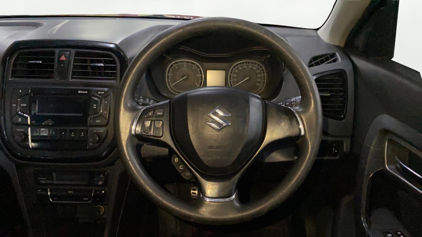 2017 Maruti Vitara Brezza ZDI, Diesel, Manual, 95,651 km, Steering Wheel Close Up
