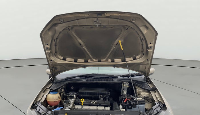 2016 Volkswagen Vento COMFORTLINE 1.6, Petrol, Manual, 57,055 km, Open Bonet