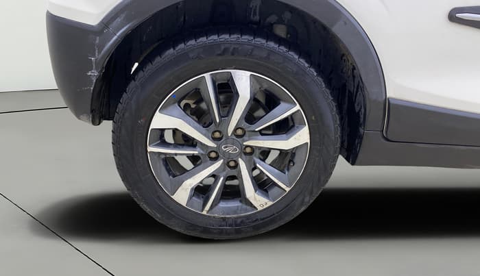 2022 Mahindra XUV300 W8 (O) 1.5 DIESEL, Diesel, Manual, 1,47,204 km, Right Rear Wheel