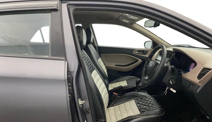 2018 Hyundai Elite i20 SPORTZ 1.2, Petrol, Manual, 1,24,745 km, Right Side Front Door Cabin