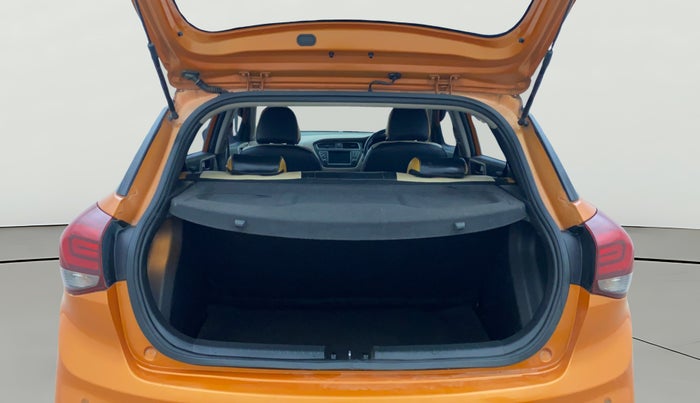 2018 Hyundai Elite i20 ASTA 1.4 CRDI, Diesel, Manual, 1,18,645 km, Boot Open Zoomed View