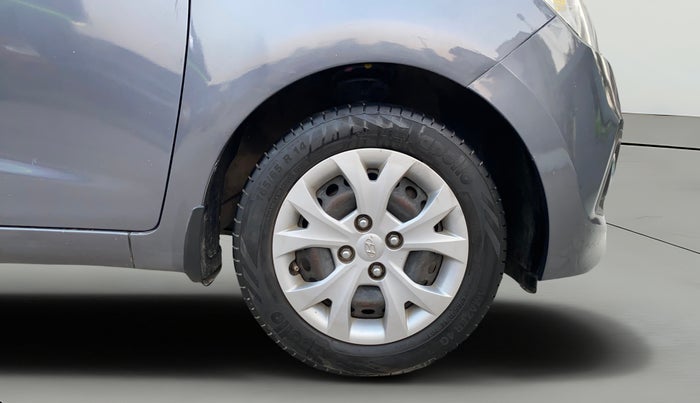 2016 Hyundai Grand i10 MAGNA 1.2 KAPPA VTVT, Petrol, Manual, 1,32,973 km, Right Front Wheel