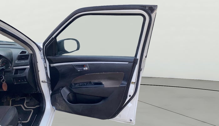 2018 Maruti Swift VXI, Petrol, Manual, 45,991 km, RHS Front Door