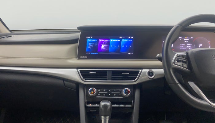 2021 Mahindra XUV700 AX 7 LUXURY P AT 7 STR, Petrol, Automatic, 81,453 km, Air Conditioner