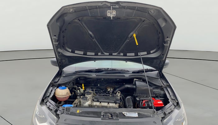 2015 Volkswagen Polo HIGHLINE1.2L, Petrol, Manual, 59,990 km, Open Bonet