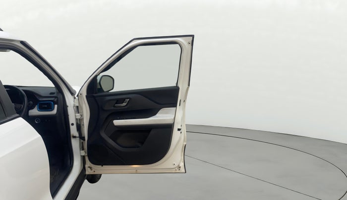 2023 Tata PUNCH CREATIVE  MT, Petrol, Manual, 44,354 km, RHS Front Door