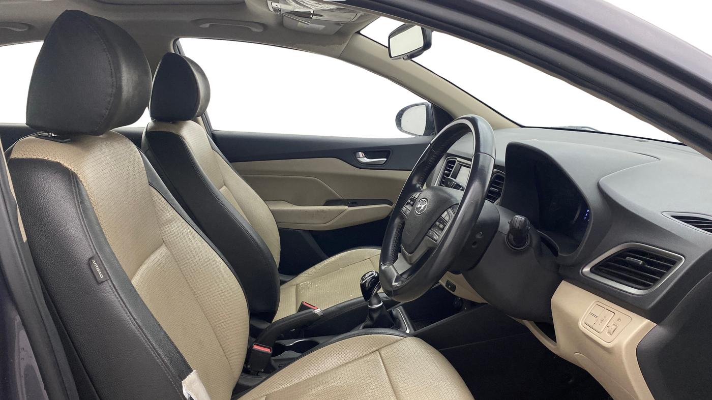 2017 Hyundai Verna 1.6 VTVT SX O, Petrol, Manual, 67,221 km, Right Side Front Door Cabin