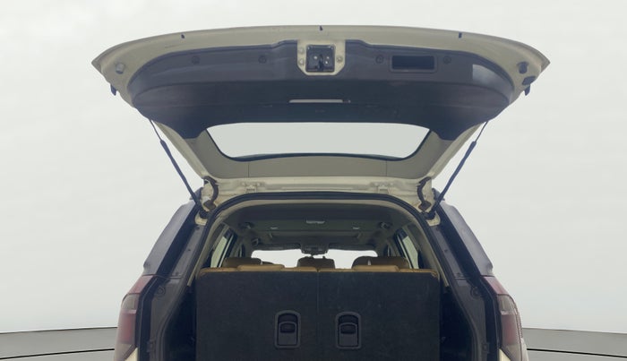 2018 Mahindra XUV500 W11(O), Diesel, Manual, 87,270 km, Boot Door Open