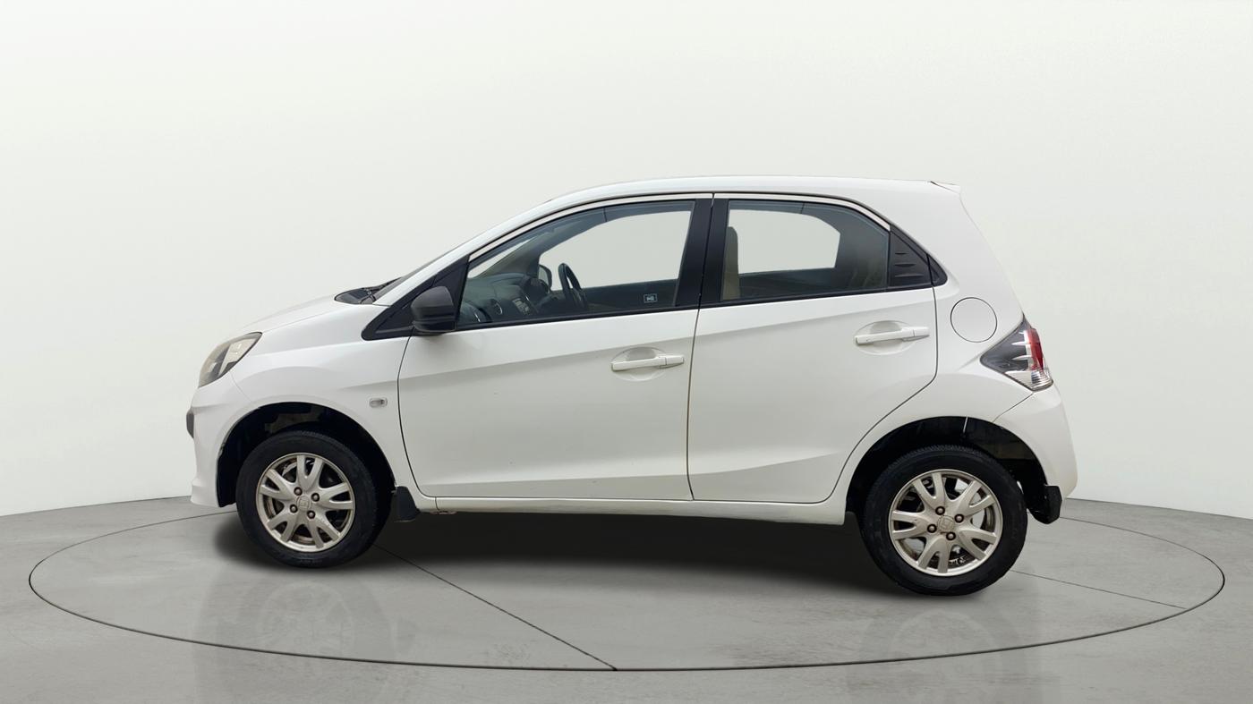 2013 Honda Brio V MT, Petrol, Manual, 1,08,343 km, Left Side