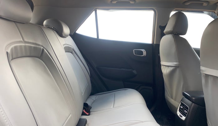 2019 Hyundai VENUE SX PLUS 1.0 TURBO DCT, Petrol, Automatic, 68,486 km, Right Side Rear Door Cabin