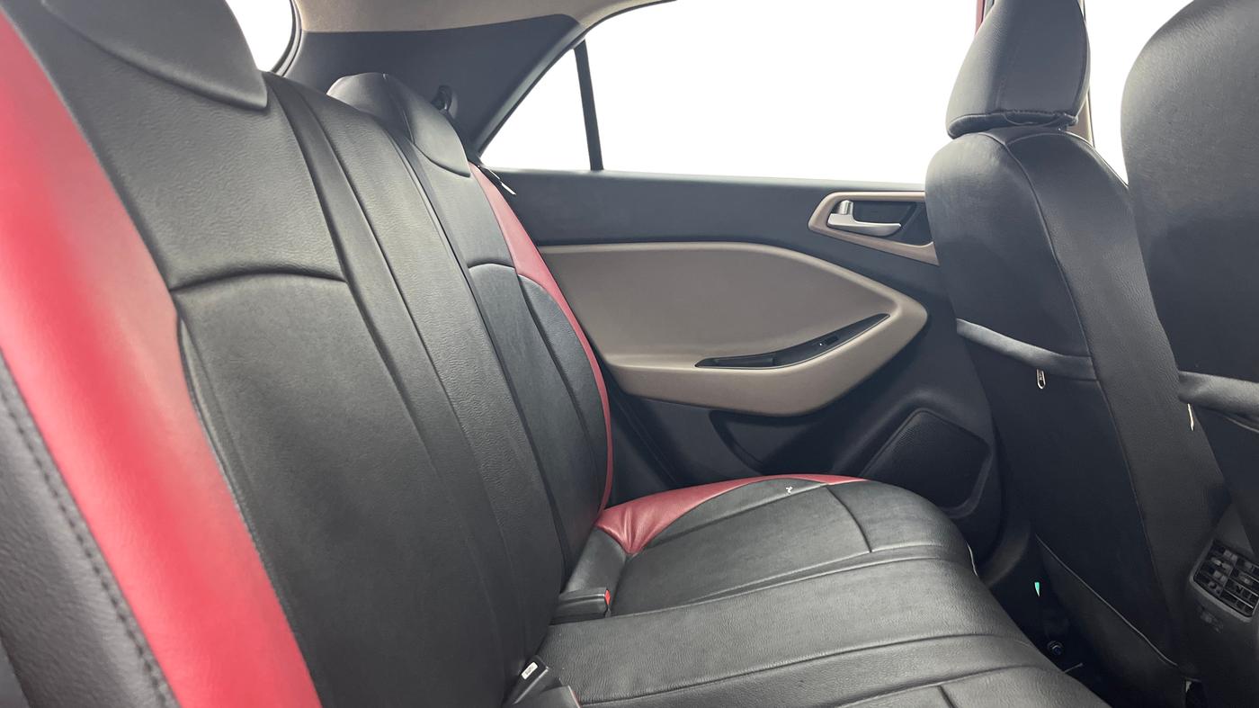 2019 Hyundai Elite i20 SPORTZ PLUS 1.2, Petrol, Manual, 31,711 km, Right Side Rear Door Cabin