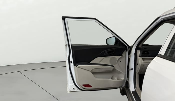 2024 Mahindra XUV300 W4 1.5 DIESEL, Diesel, Manual, 84,053 km, LHS Front Door