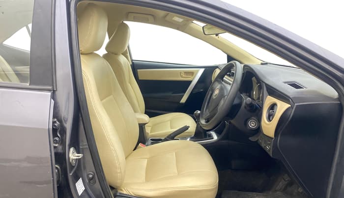2018 Toyota Corolla Altis J PETROL, Petrol, Manual, 70,965 km, Right Side Front Door Cabin