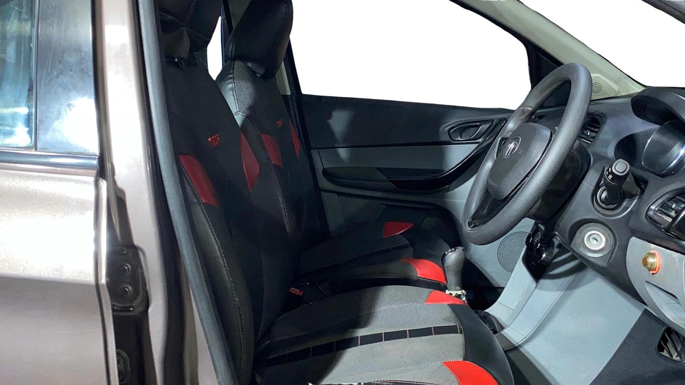 2018 Tata TIGOR XT PETROL, Petrol, Manual, 87,871 km, Right Side Front Door Cabin