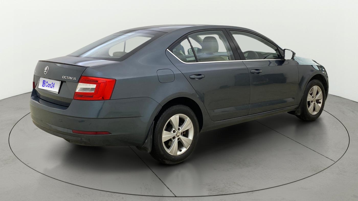 2017 Skoda Octavia STYLE 1.8 TSI AT, Petrol, Automatic, 92,175 km, Right Back Diagonal