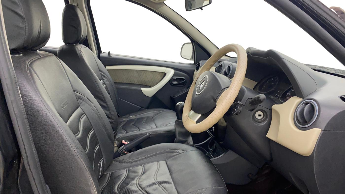 2013 Renault Duster 85 PS RXL DIESEL, Diesel, Manual, 81,103 km, Right Side Front Door Cabin