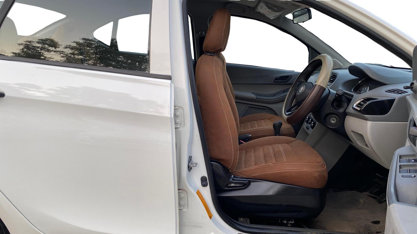 2023 Tata TIGOR XM PETROL, Petrol, Manual, 22,720 km, Right Side Front Door Cabin