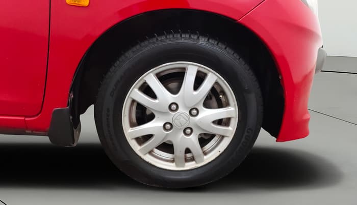 2015 Honda Brio V MT, Petrol, Manual, 86,210 km, Right Front Wheel